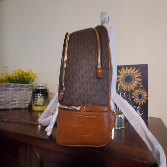 COPY - Michael Kors Rhea Logo Backpack - Picture 2 of 4